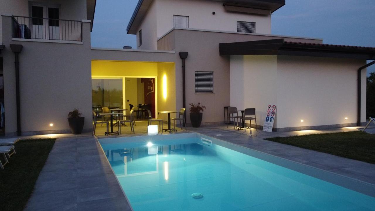 Lough Appartamento Colà Extérieur photo